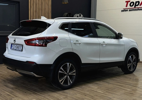 Nissan Qashqai cena 62900 przebieg: 120000, rok produkcji 2018 z Skoczów małe 742
